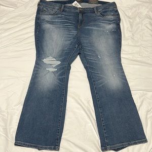 NWT Torrid mid rise slim boot jeans